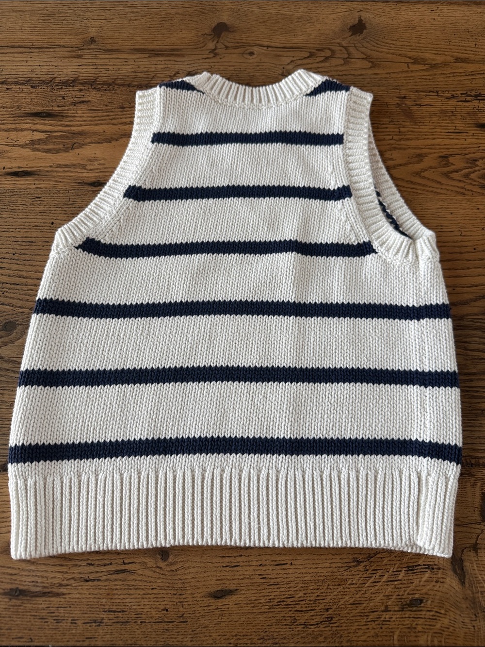 Vineyard Vines White & Navy Striped Knit Tank - Picture 4 of 4